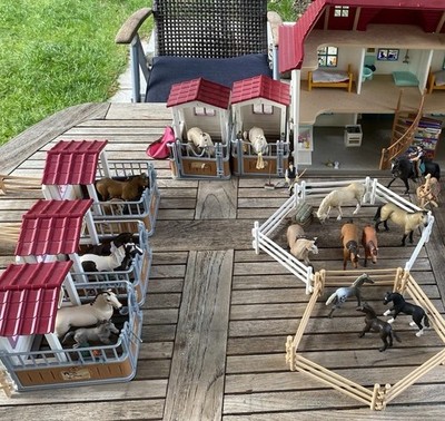 Schleich Horse Club 5x Stall Haus Zaun Figur Waschplatz Pferd Fohlen Konvolut 