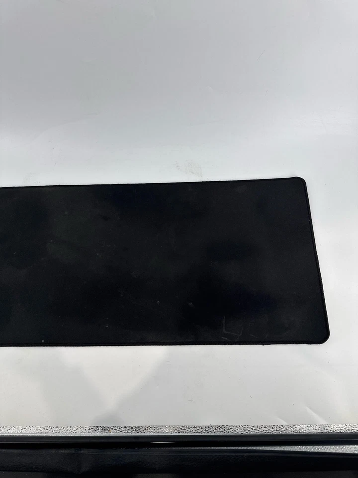 Alfombrilla de ratón para juegos Logitech G840 XL - Base de goma delgada y estable - Negra Foto 2 de 4