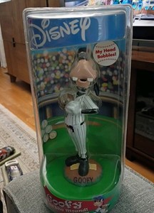 Chicago White Sox Disney “Goofy On The Mound” Bobble Head 9. Hand Painted NIB