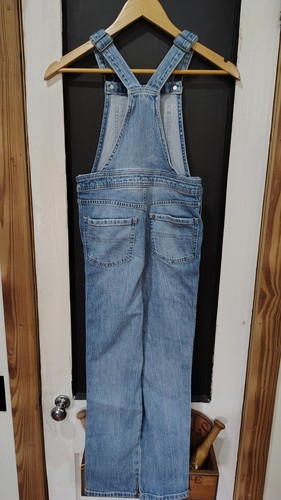 Salopette bambina Cat & Jack blu denim dritta elasticizzata ginocchia invecchiate taglia 7/8 - Foto 2 di 8