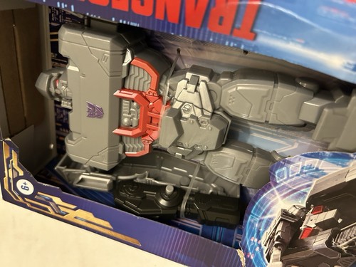 Transformers One Mega Changer Megatron (D-16) 11-Inch Action Figure Box Damaged - Picture 10 of 10