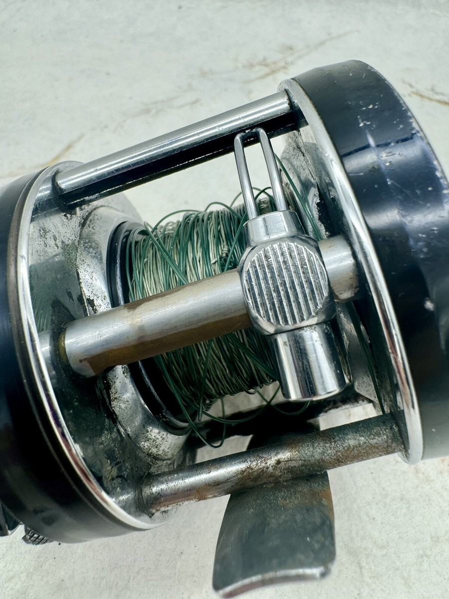 VTG ABU GARCIA Ambassadeur 5600C RH 790200 w/Red Thumb Bar Made in