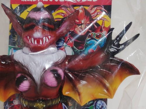 MEDICOM TOY Toei Sofubi Collection Kamen Rider V3 Dead Bat - Picture 4 of 10