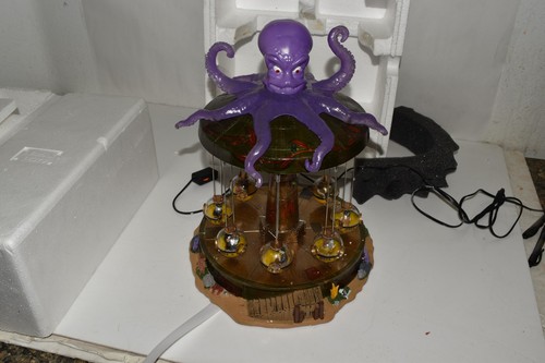 LEMAX HALLOWEEN SPOOKY TOWN OCTO SWING en CAJA- (XJN4) - Imagen 4 de 6