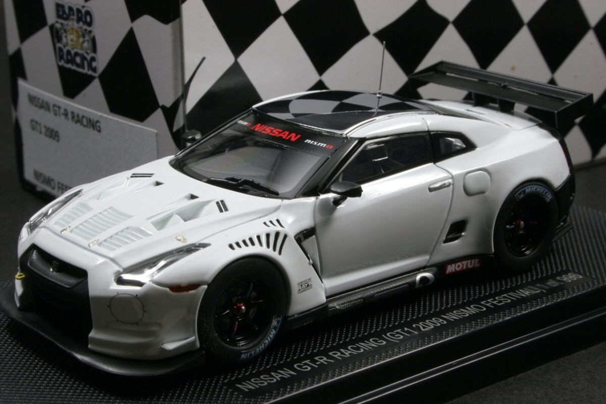 EBBRO 1:43 SCALE NISSAN GT-R R35 RACING GT1 2009 NISMO FESTIVAL
