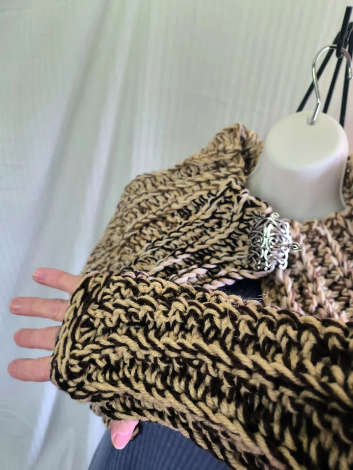 Outlander Style Capelet And Arm Warmers - Image 3 of 3