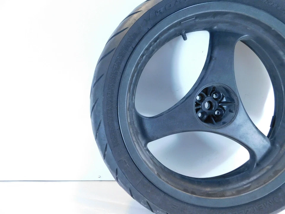 Llanta y neumático trasero gris fundido BMW K1 K1100RS R1100R R1100RT R1100RS & R850R Foto 3 de 4