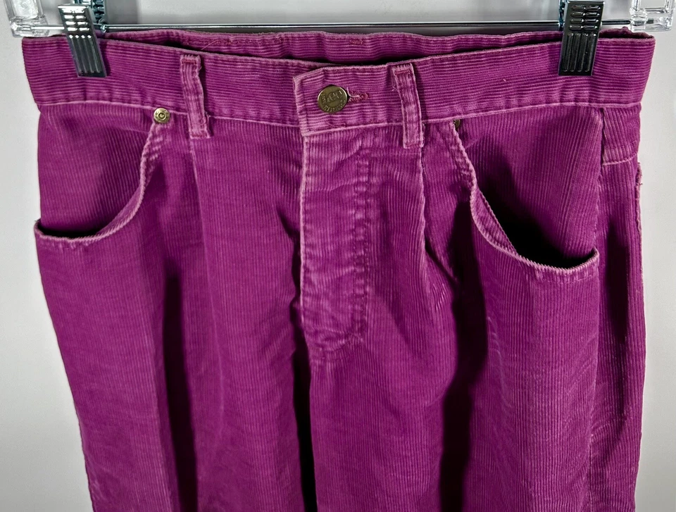 Calça vermelha roxa de veludo vintage Lee feita nos EUA e na União década de 1970 26 x 32 tamanho 14 - Imagem 4 de 4