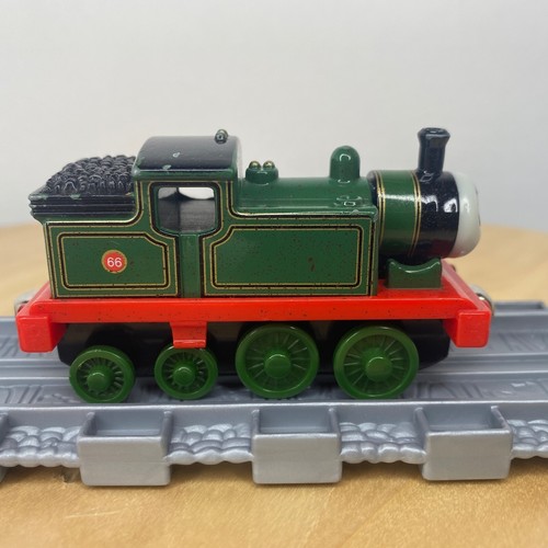 Learning Curve Thomas the Tank Engine Take Along Engine Whiff 2007 - Picture 4 of 8