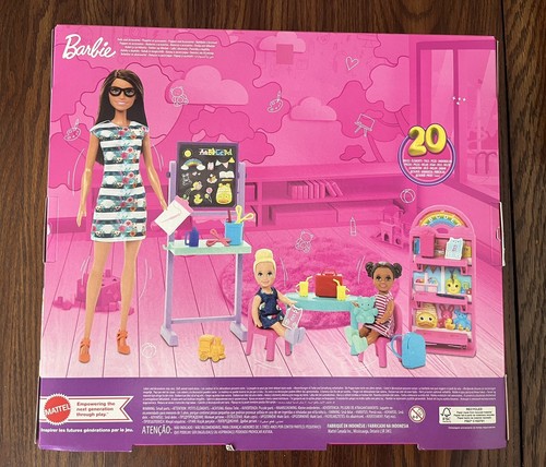 Barbie I Love Escuela Carrera Muñeca Maestra Kelly Juego - Mattel - Edades 3+ - NUEVO - Imagen 2 de 6