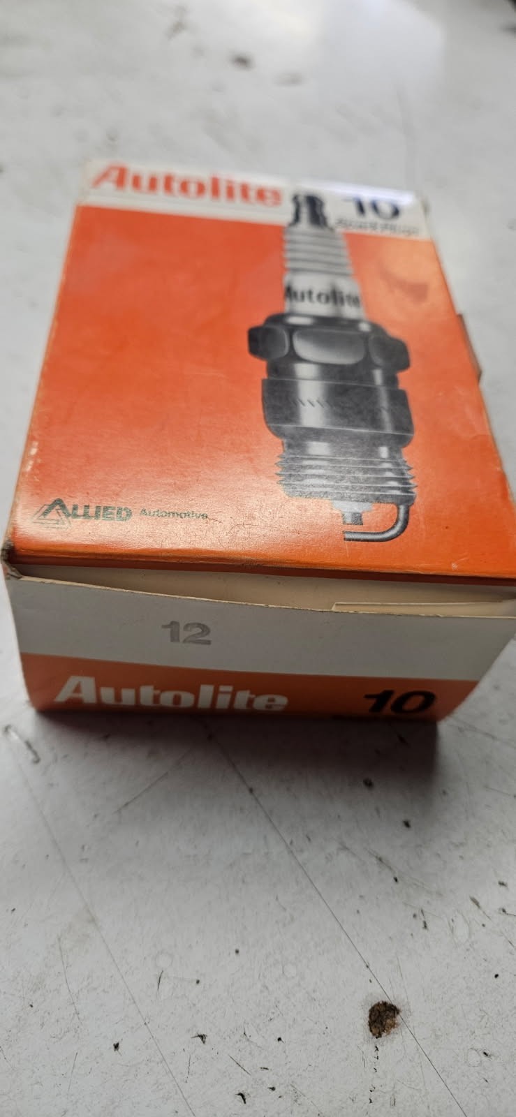 Lot of 10 AUTOLITE 12 Spark Plugs