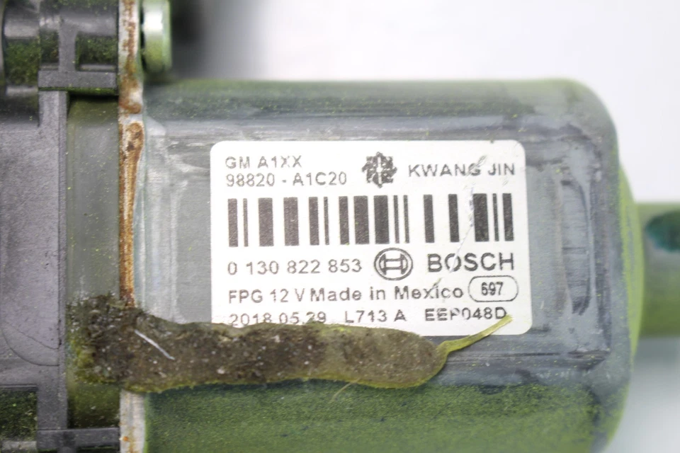 Chevrolet Camaro 2016-2024 motor de ventana eléctrica lateral derecho OEM, 98820-A1C20 Foto 2 de 4