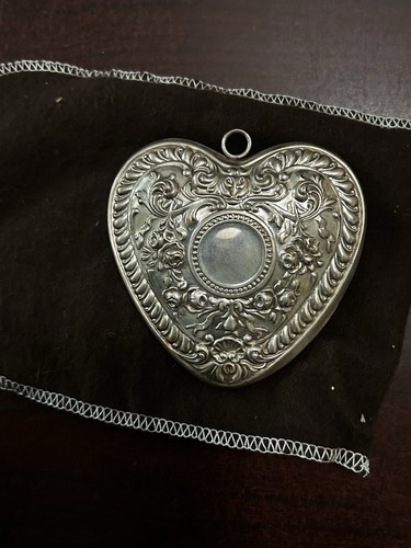 Gorham Sterling Silver Heart Christmas Ornament yr88/1 Ornate Rose Floral Detail - Picture 2 of 6