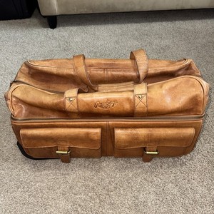 Rawlings Heart of the Hide Suitcase Travel Bag Suitcase Rolling Lombardo Duffle