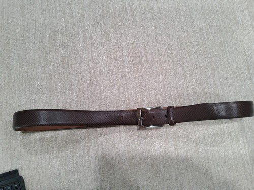 Cinturón de cuero texturizado marrón para hombre TUMI 42/110 hebilla exclusiva hecho en EE. UU. - Imagen 16 de 17