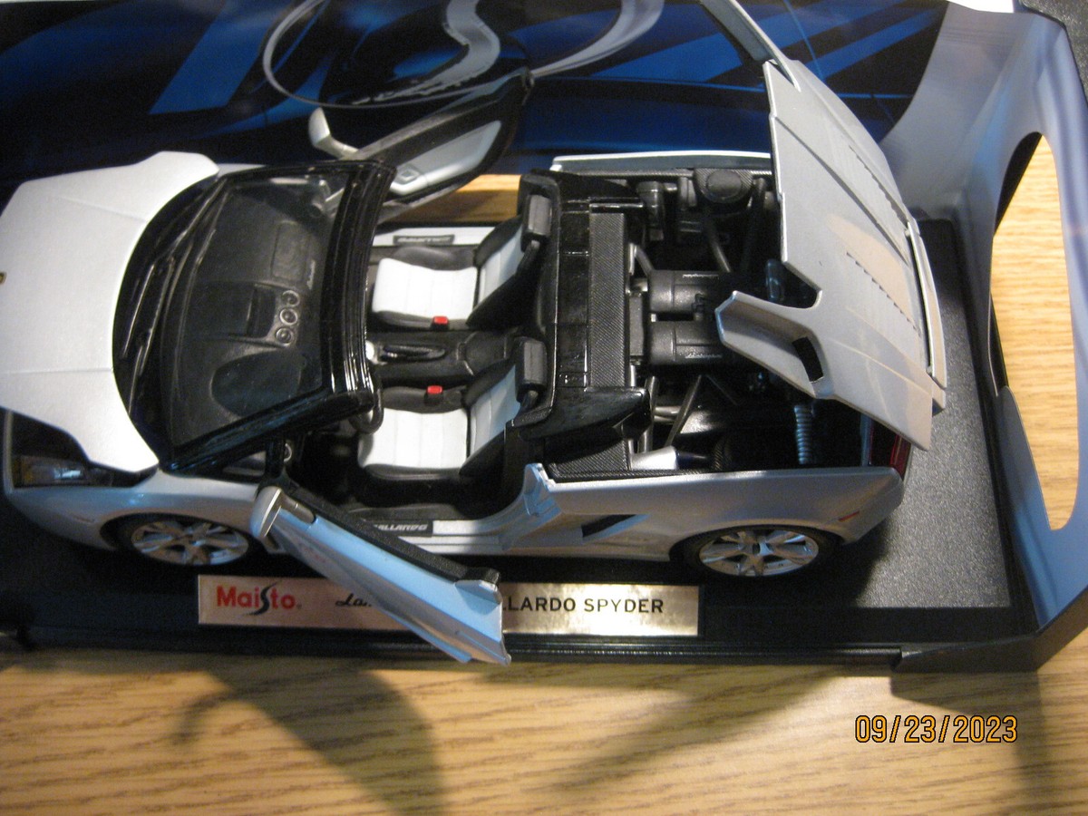 Lamborghini Gallardo Spider 1:18, silbrig, Maisto (Gebraucht) in für