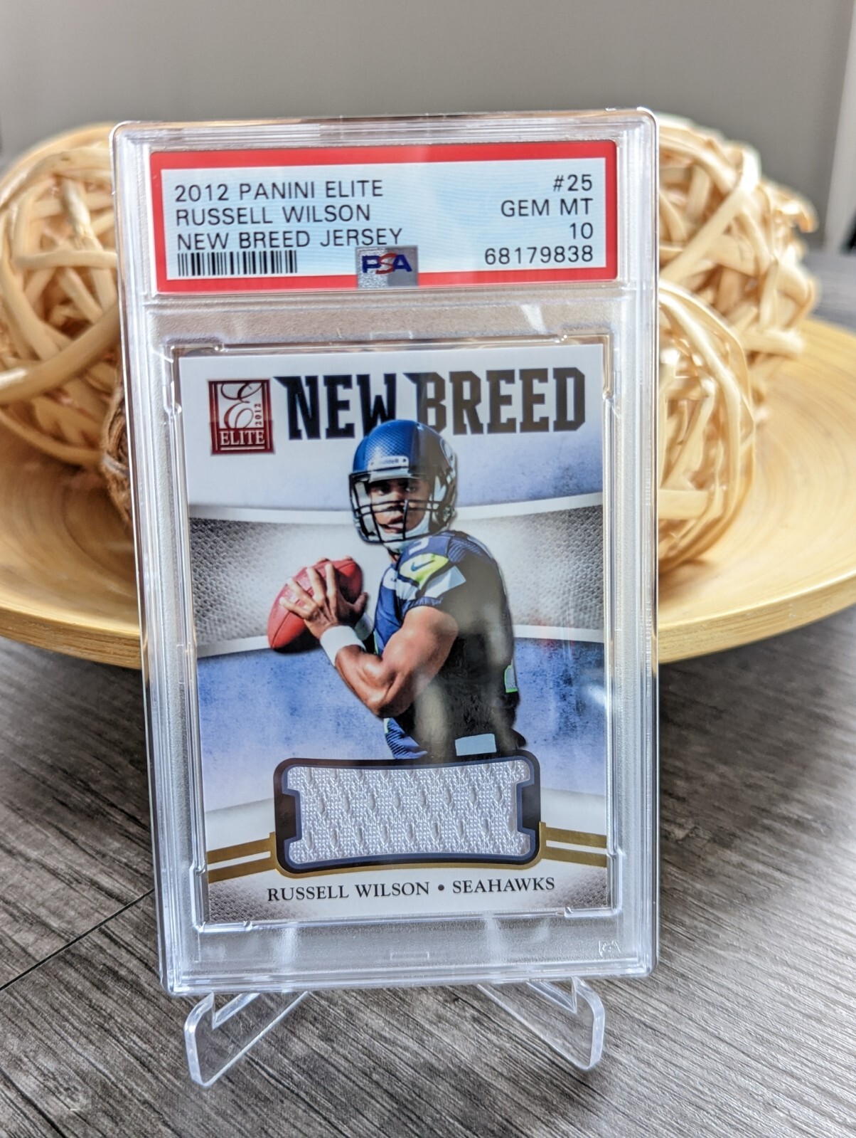 Russell Wilson Panini Elite New Breed Jersey #25 Base