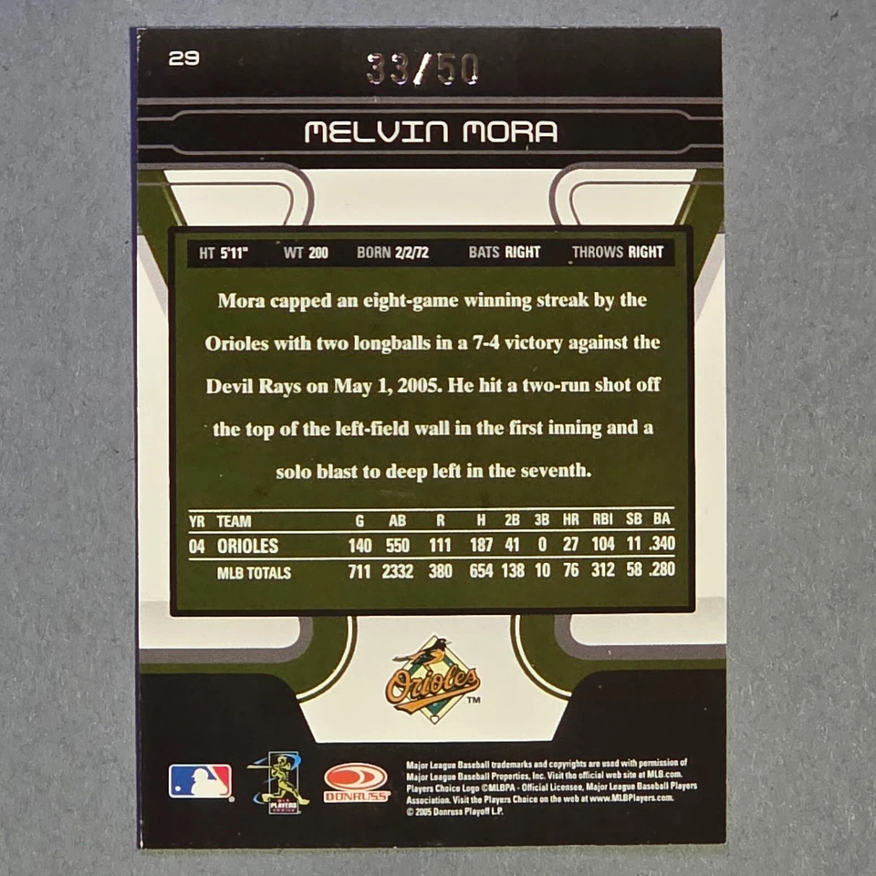 2005 年 Donruss Zenith 艺术家证明,黄金,#29 Melvin Mora。 SSP,#'d/50 — 第 2/2 张图片