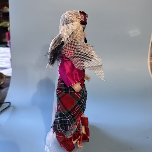 "Muñeca de plástico vintage de 10 pulgadas de recuerdo de arte popular de Oriente Medio" - Imagen 3 de 7