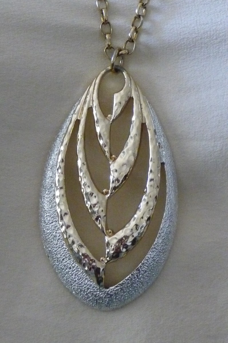 AF#710X NECKLACE CHAIN signed SC w GOLD & SILVER TONE PENDANT | eBay