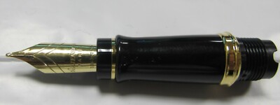 Waterman Expert Fountain Pen  18 KT Gold  Nib Medium Point New