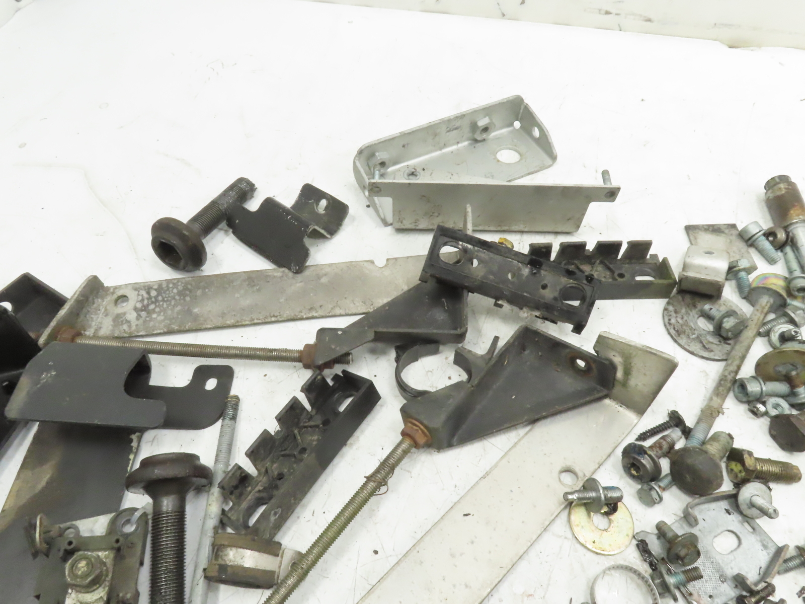 2004 Lamborghini Gallardo Bracket, Bolts Nuts Washer Screw Mounts Hardware