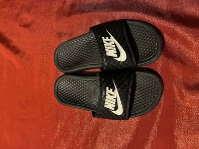 Nike Benassi JDI Slides Mens 8 Black Logo Strap Rubber Sandals Preowned Comfort
