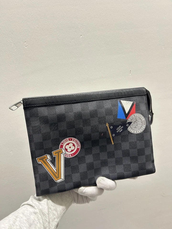 Louis Vuitton Damier Graphite Link Pochette Voyage World Traveller MM Y109 Foto 4 de 4