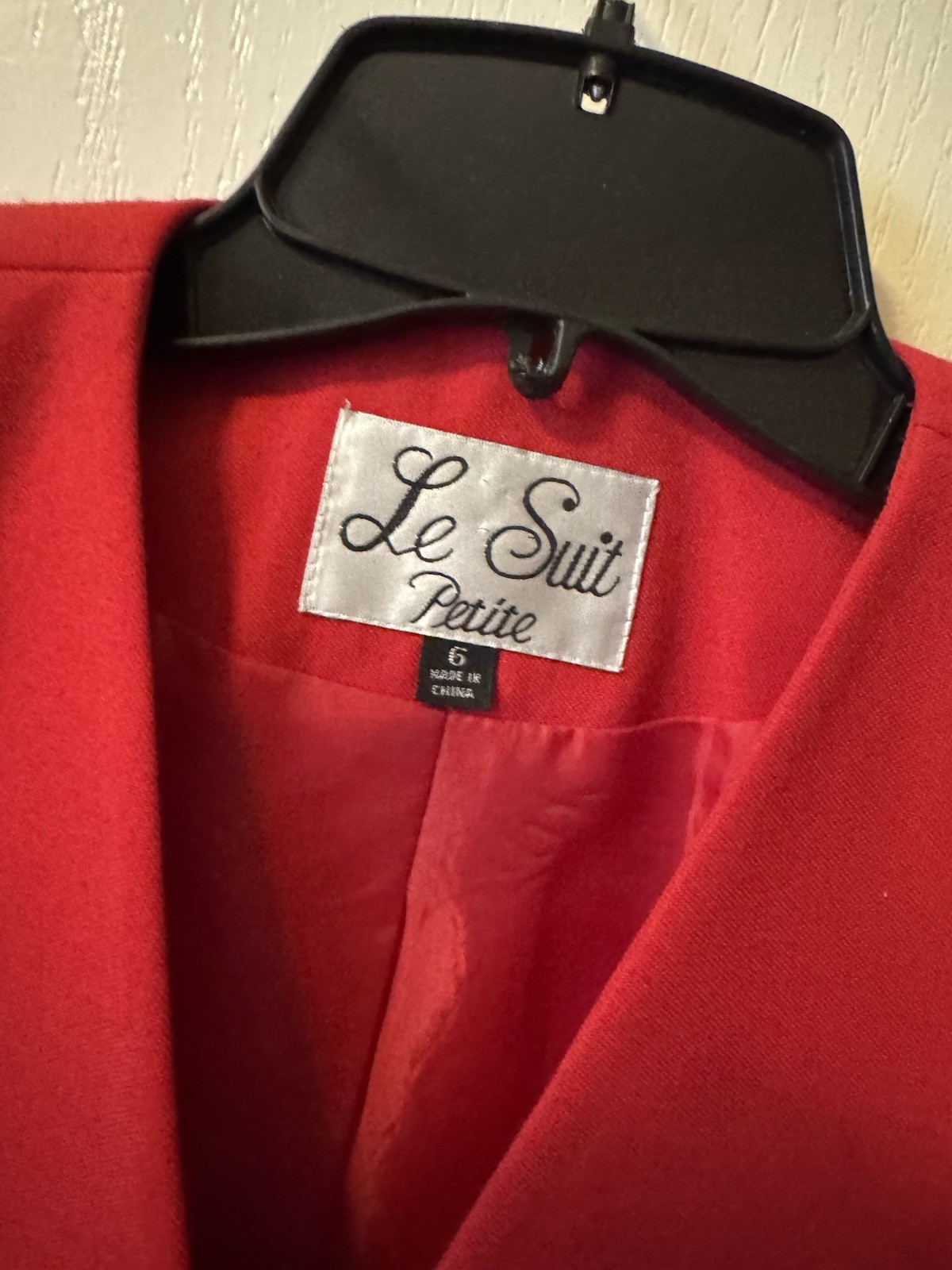 LeSuit Petite Women’s red double breasted 2 Piece Skirt Suit Size 6P NICE