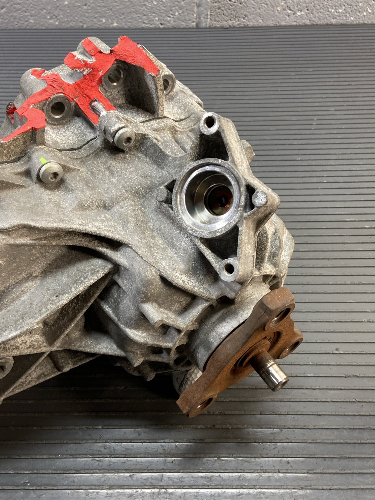 2017-2020 Maserati Levante M161 Auto Trans Transfer Case Box 120K Mil OEM *NOTE*
