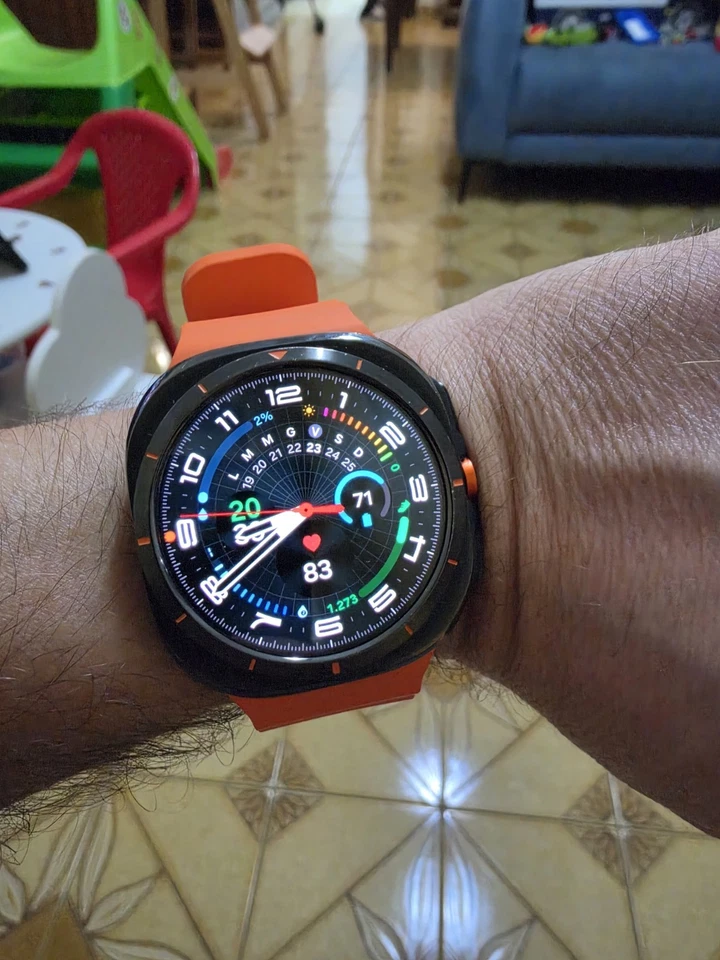 Samsung Galaxy Watch Ultra, foto 3 di 3