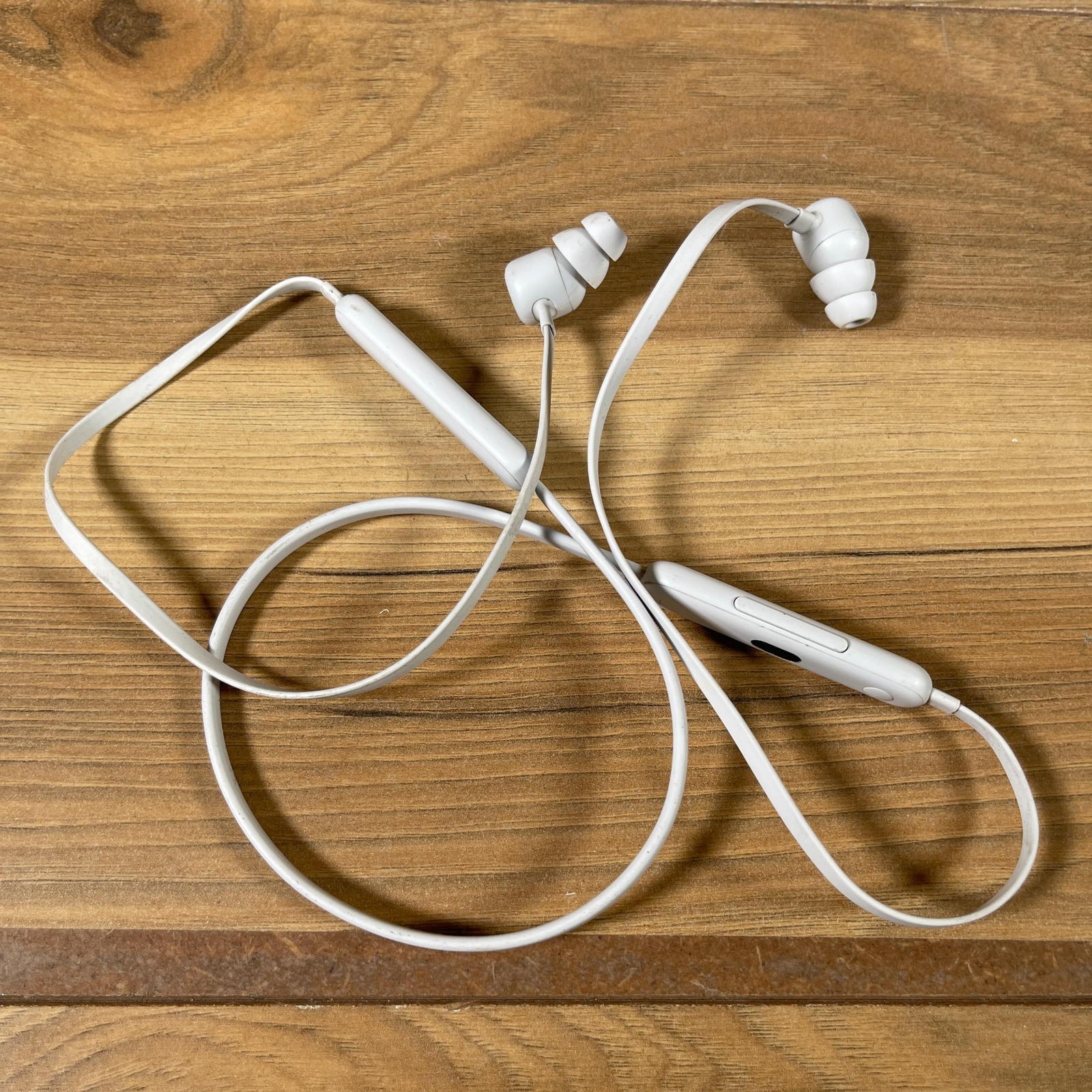 Beats by Dr. Dre Neckband In-Ear Headphones White Wireless B
