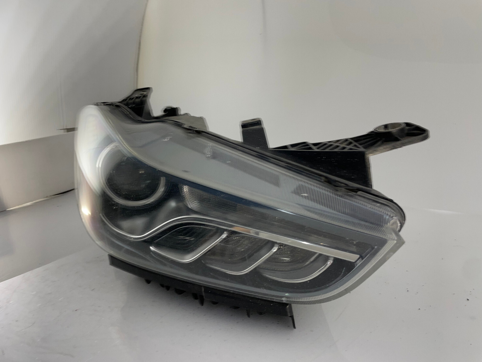 OEM | 2014 -- 2019 Maserati Ghibli HID Xenon LED Headlight (Right/Passenger)