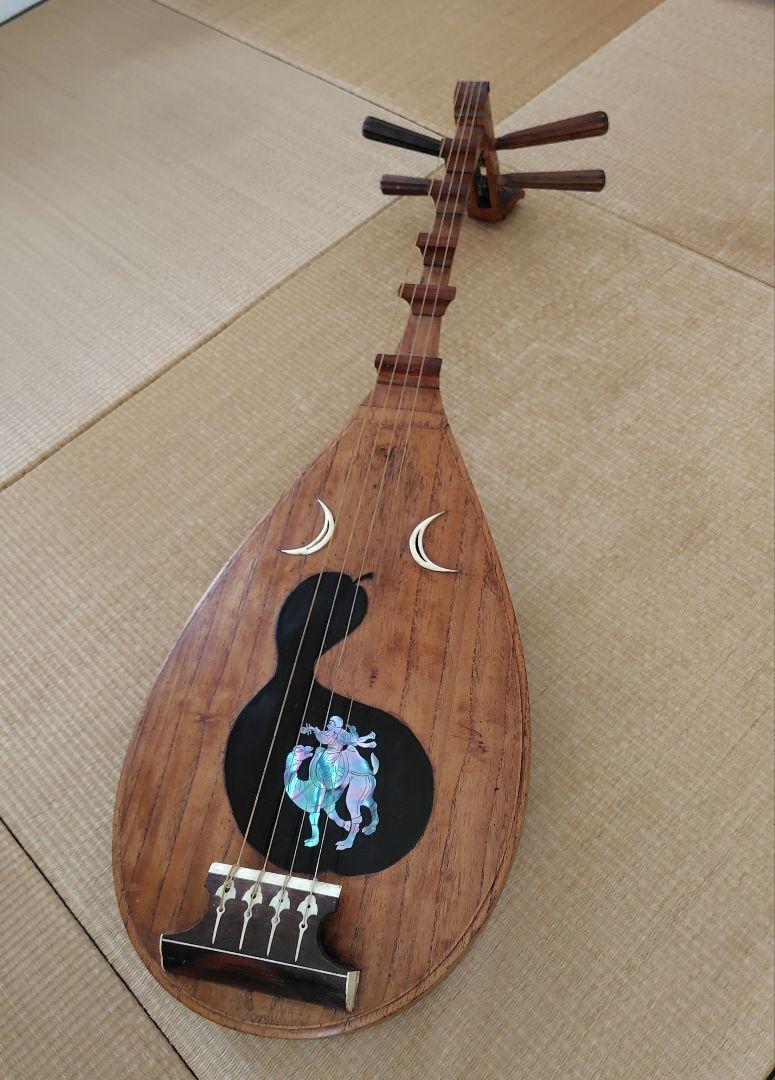 Japanese biwa musical rare instrument With mother-of-pearl