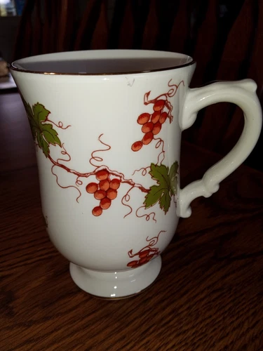Vintage Royal Victoria England Fine Bone China Grape Vine Coffee Cup Footed