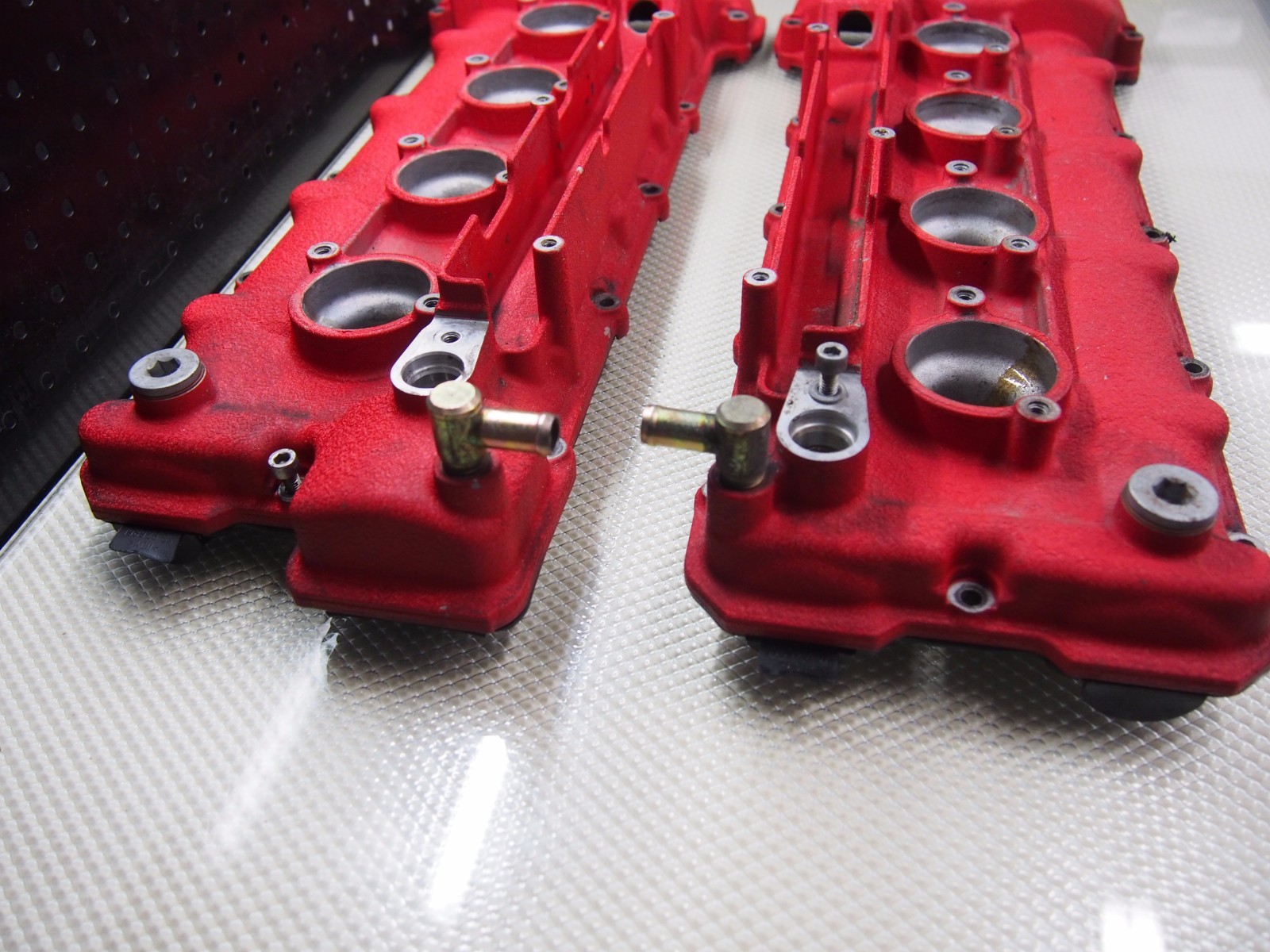 02-04 MASERATI M138 COUPE 4.2L V8 LEFT AND RIGHT SIDE ENGINE VALVE COVER OEM