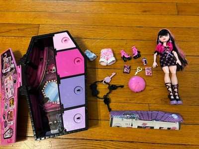 Monster High G3 Skulltimate Secrets Series 1 Draculaura Complete