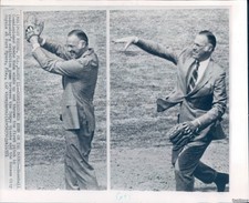 1971 Fort Myers Florida Bowie Kuhn First Pitch Baseball Wirephoto 8x10
