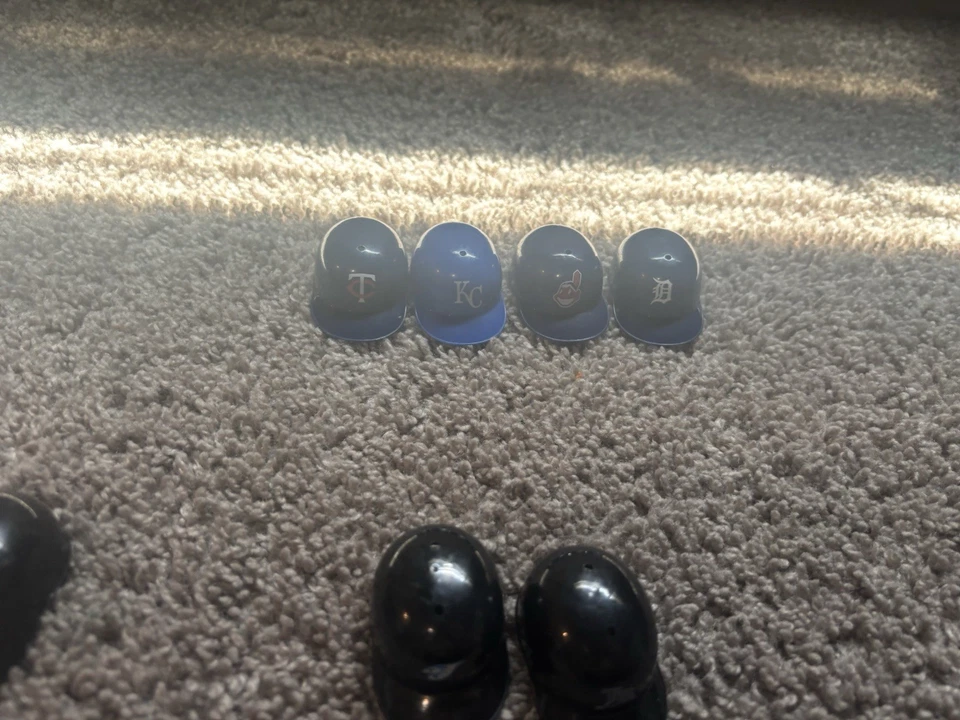 Set Of 20 Mini MLB Baseball Batting Helmets - Image 4 of 4