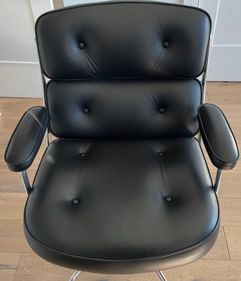 Authentic Herman Miller Eames Executive Chair