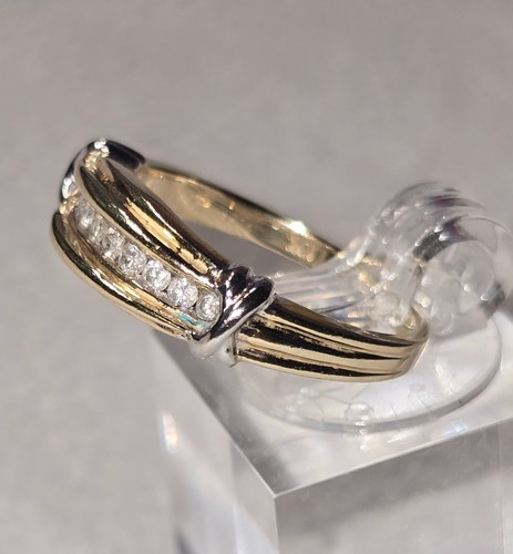 10 karat yellow gold diamond ring, with 10 channelized diamonds (25B7) - Picture 6 of 8