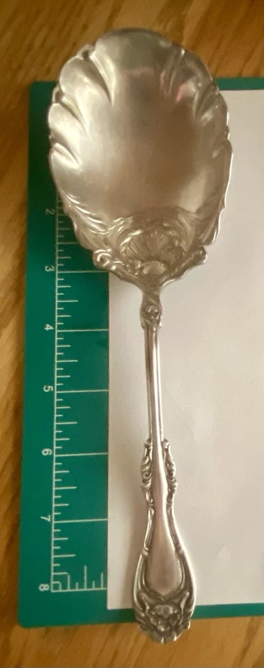 "Cuchara de bayas o cazuela antigua ornamentada de 9"" Wm Rogers patrón de Hannover circa 1901" Foto 2 de 4