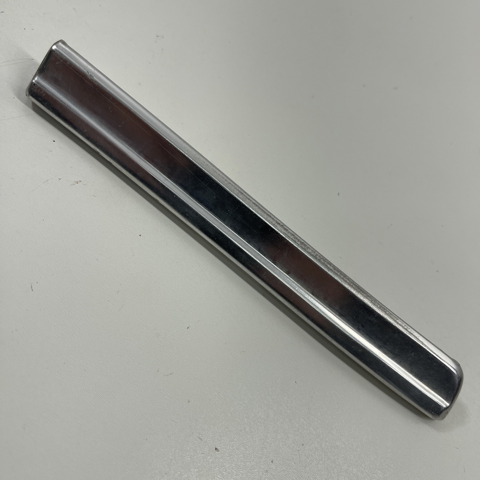 1969 Chevrolet Caprice RH Rear Quarter-Trunk Molding Extension  u9