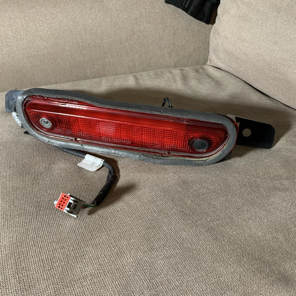 Chrysler 300 300S 2011 2012 2013 2014 tercera luz de freno cámara de reversa 68354574AA Foto 2 de 4