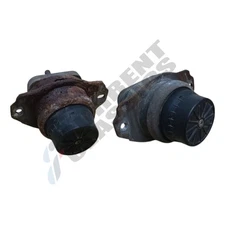 LAND ROVER DISCOVERY 4 TDV6 PAIR OF ENGINE MOUNTS LR014113