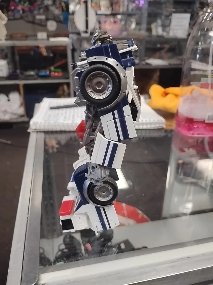 2018 Hasbro Transformers Bumblebee Movie Figure Barricade  - Image 2 of 4