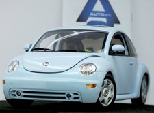 1:18 Vintage AUTOart "1999 VOLKSWAGEN NEW BEETLE (Vapor Blue) RARE HTF VW #79732