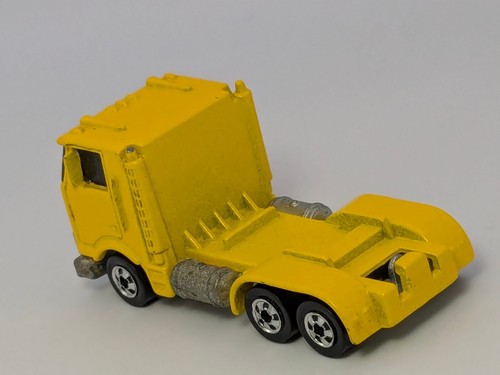 Vintage 1987 Hot Wheels Crack-Ups Wreckin' Rig Yellow BW Ramp Truck - Picture 4 of 7