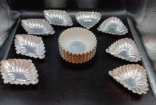 Vtg Mini Metal Heart Diamond Round Shapes Scalloped Tart Tartlet Pans Lot of 24