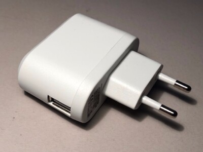 500 Stück USB Steckernetzteil 12 Volt. Achtung: Nicht für Smartphones 